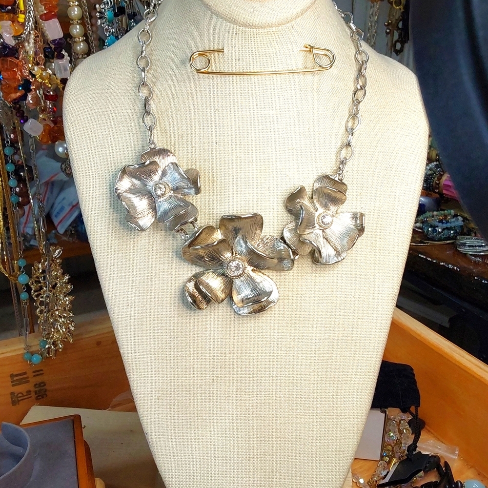 Natasha necklace.  Is in silver tone